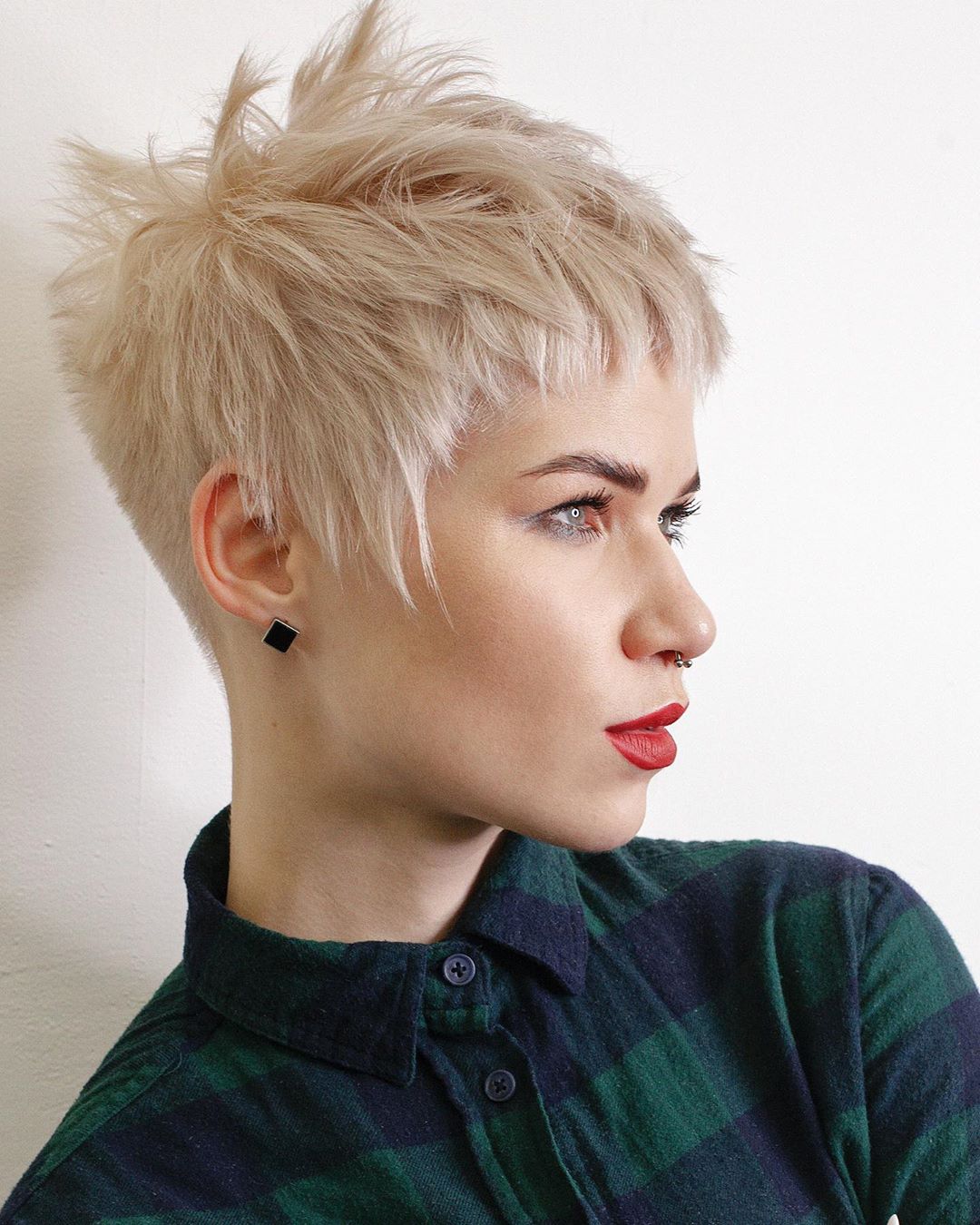 10 hairstyles for thick hair - new pieces and amazing colors