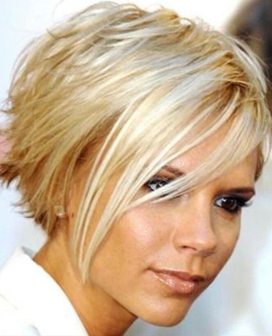 15 Stylish short haircuts: short straight blond hair