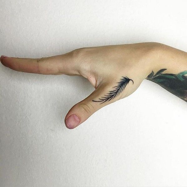finger tattoo