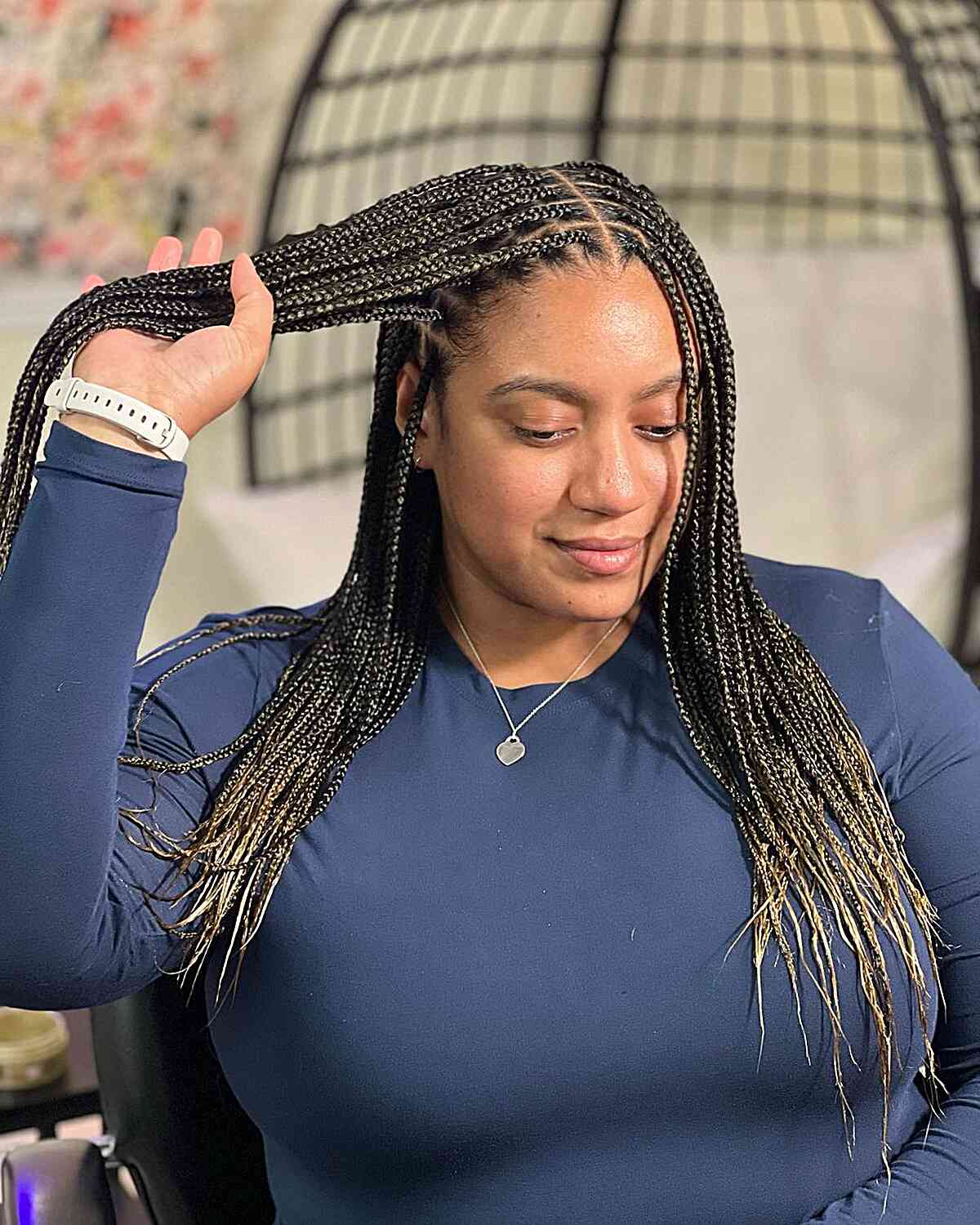 Small braids have no malfunction of natural hair with chest length