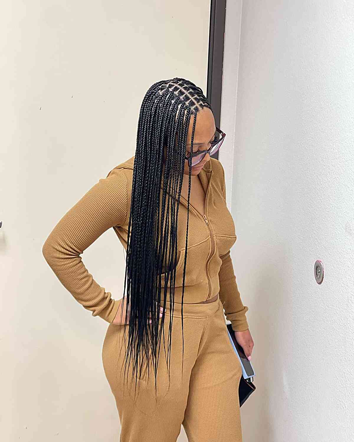 Small braids without long knot concentrated