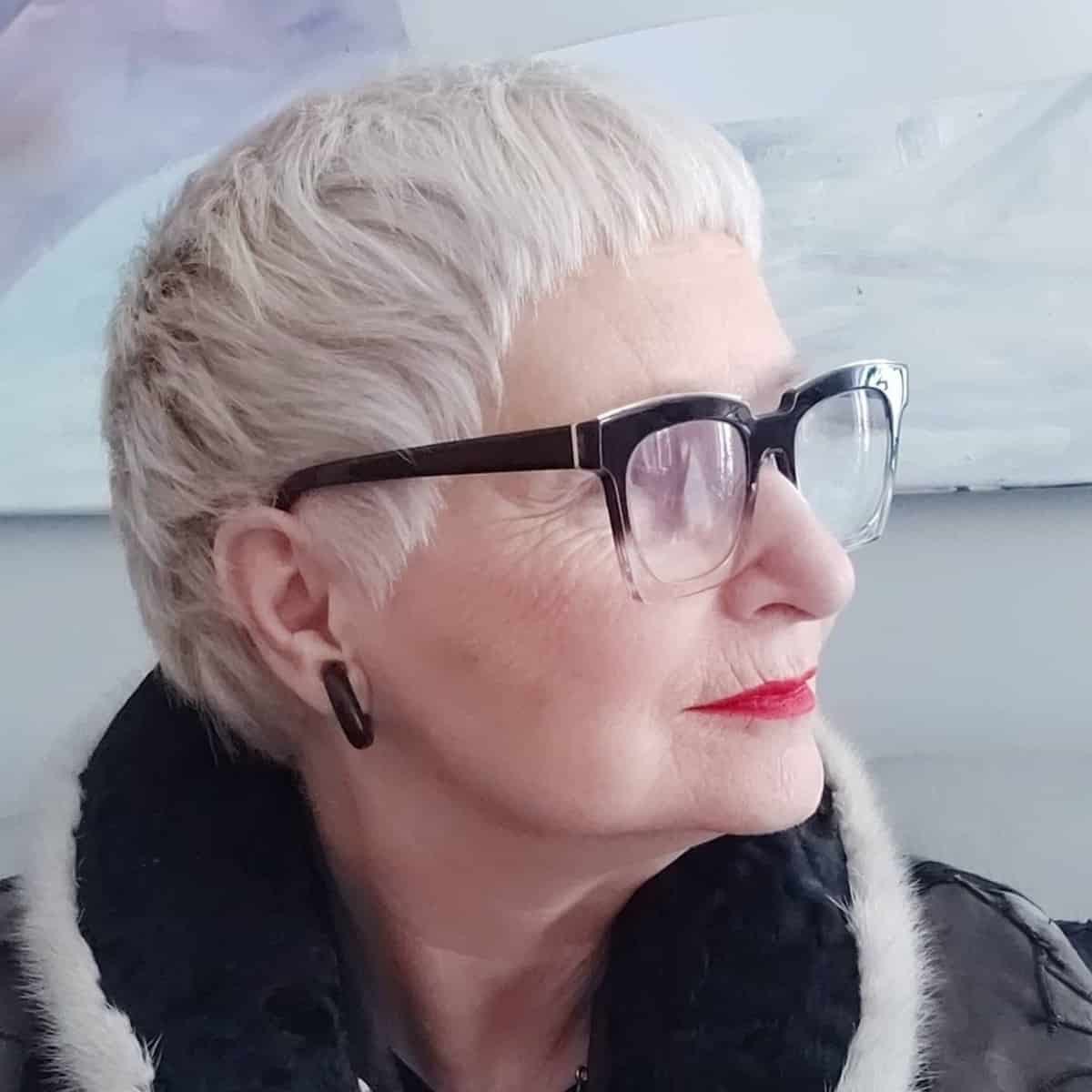 short crop with bangs for over 60 with round faces