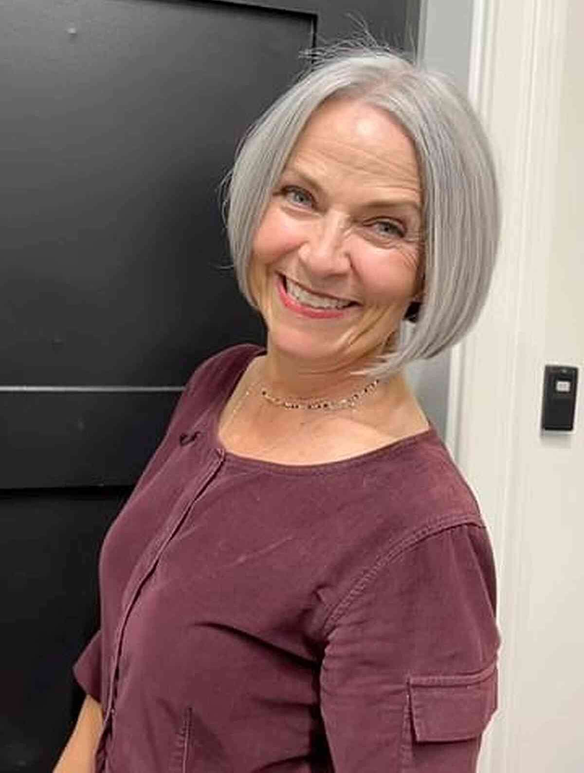 Short Slob Hairstyle for Grey Haired 60-Year-olds