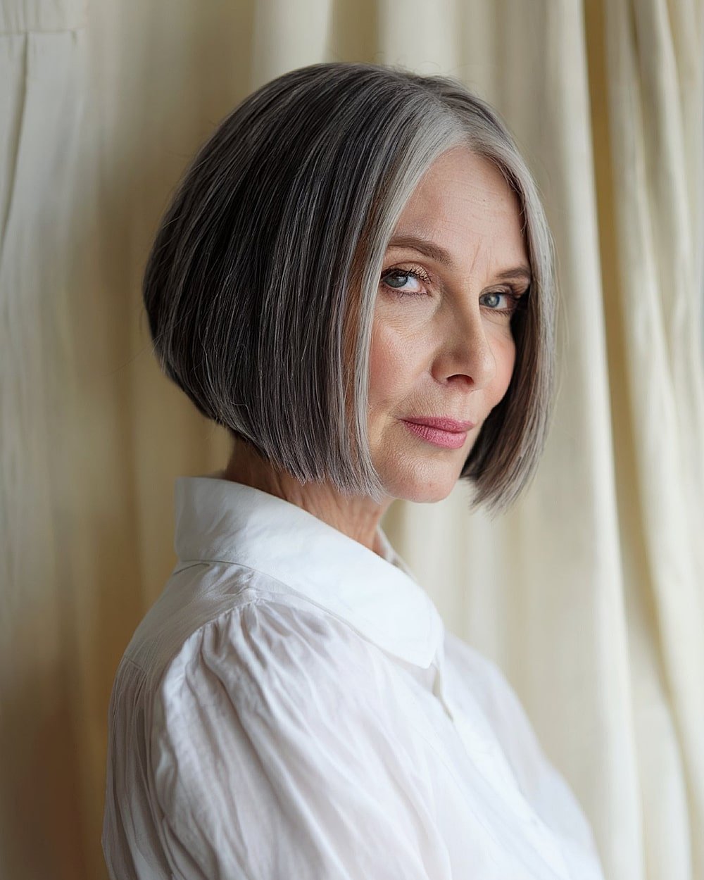 The elegant Bob A-Line for more than 60 with straight pieces and sharp corner sides
