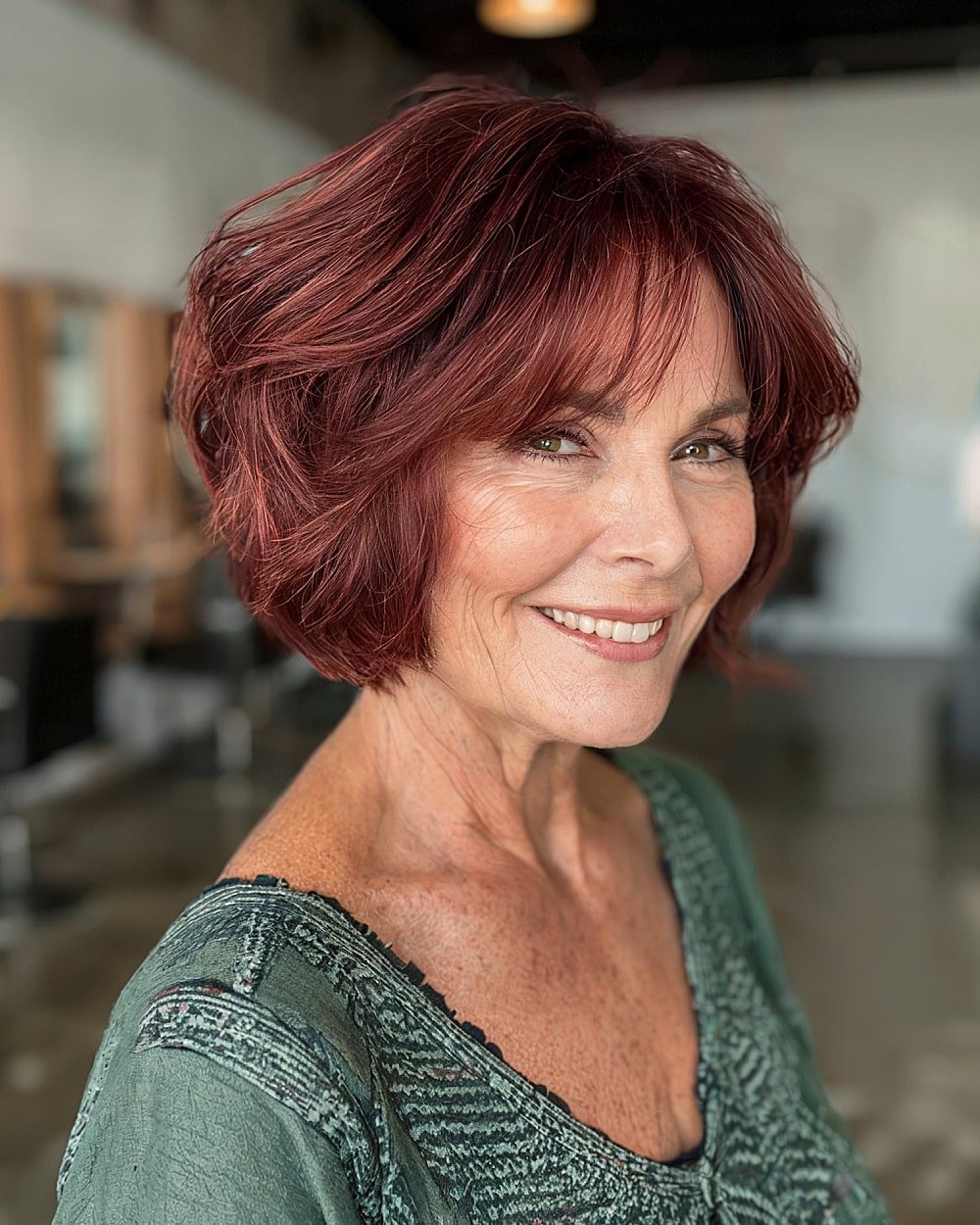 Bob stacked, huge for women, more than 60 with round crown layers