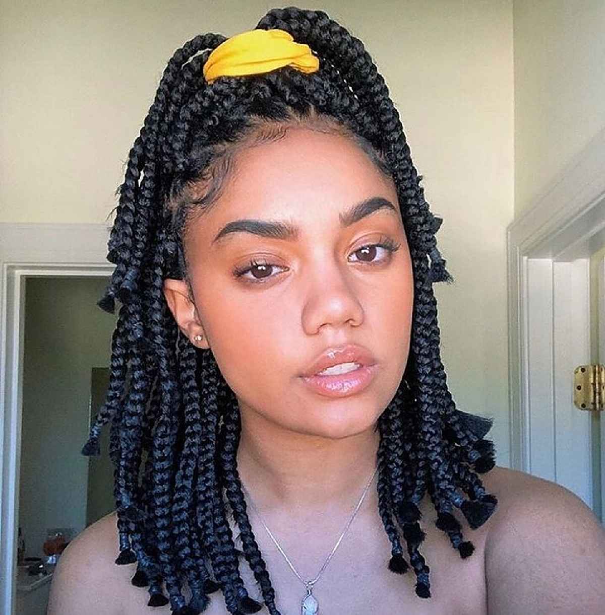 Ponytail style for short braids