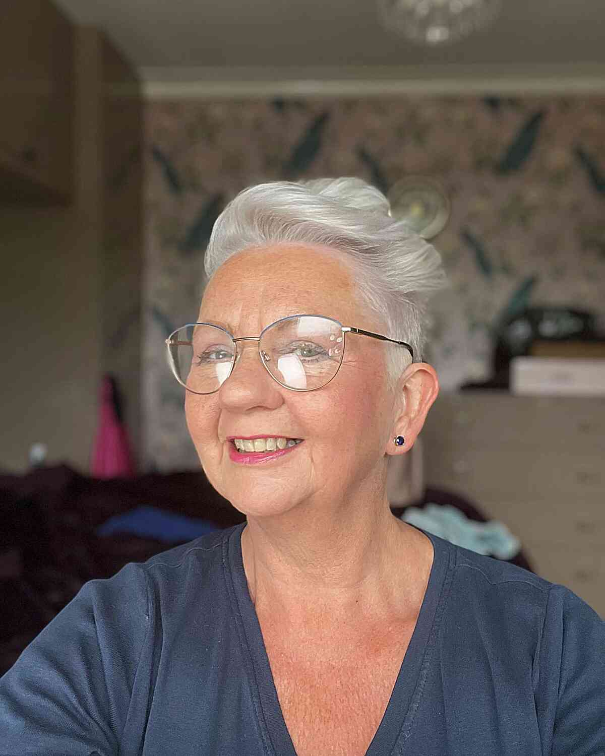 Pompaadour Pixie wavy on 60 -year -old women with glasses and round faces
