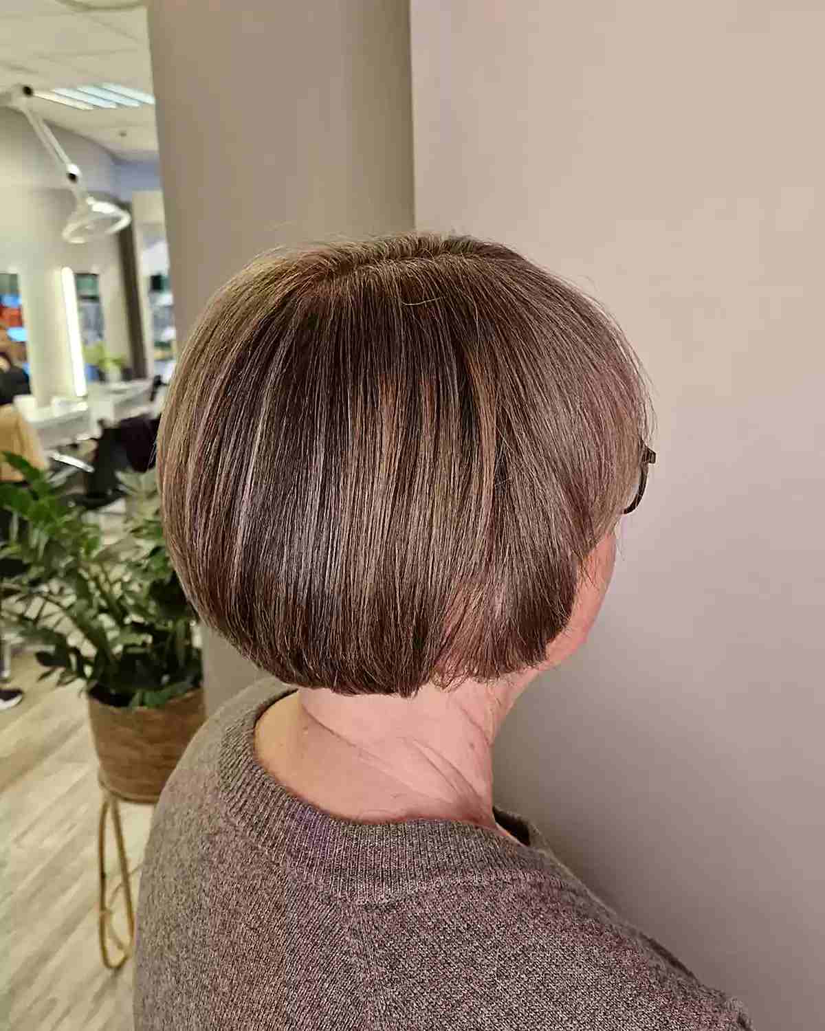 Brown dimensions are rounded jaw for mature ladies with straight hair