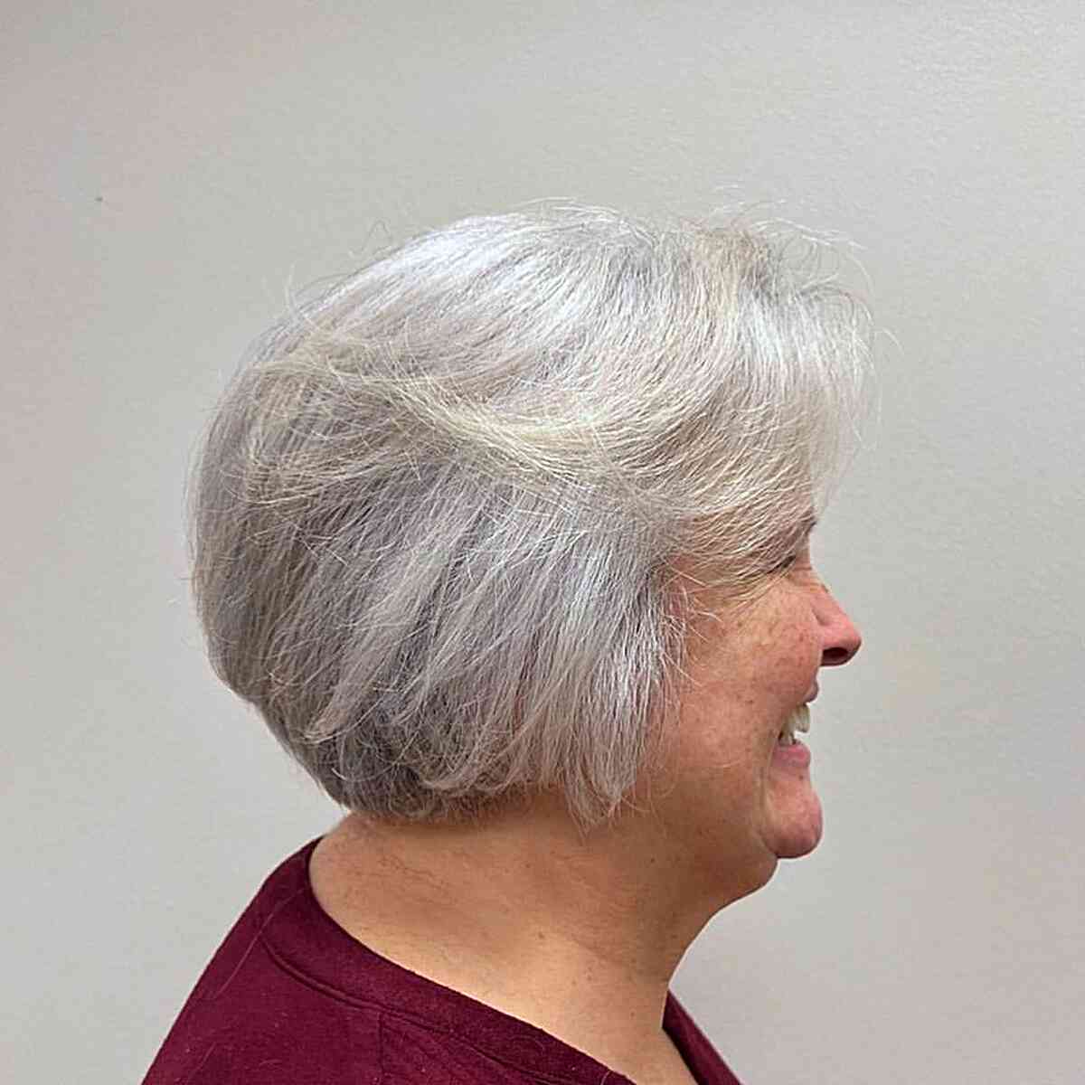 Short hair length of jaw with Swooipy layers for older women over 60 with white hair