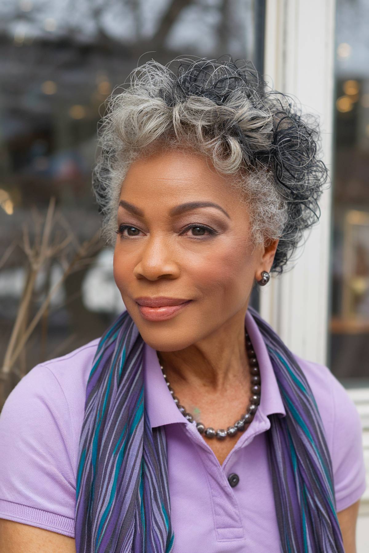 The chaotic hairstyle for black women is more than 60