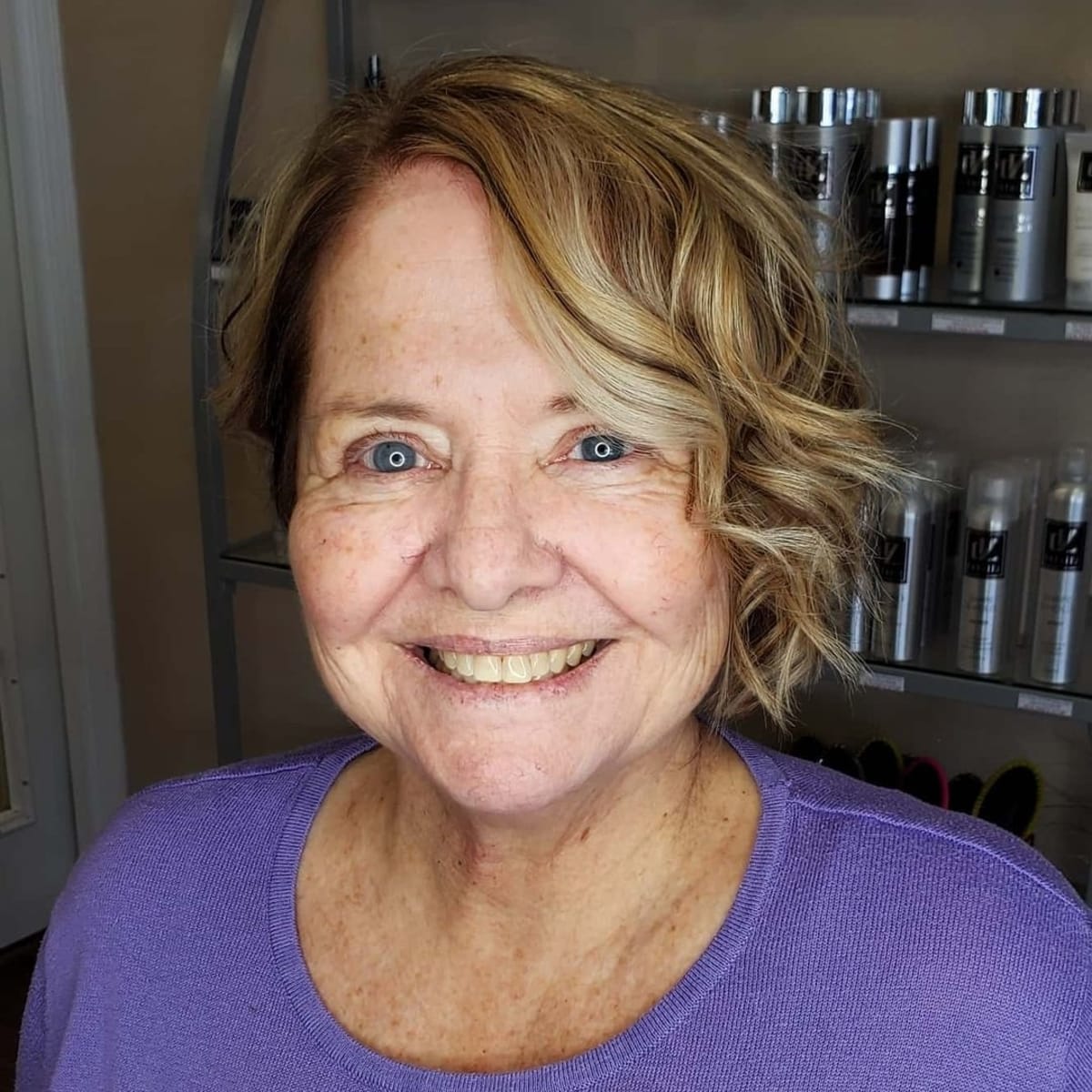 Bob along the chin with beach waves for women after the sixties