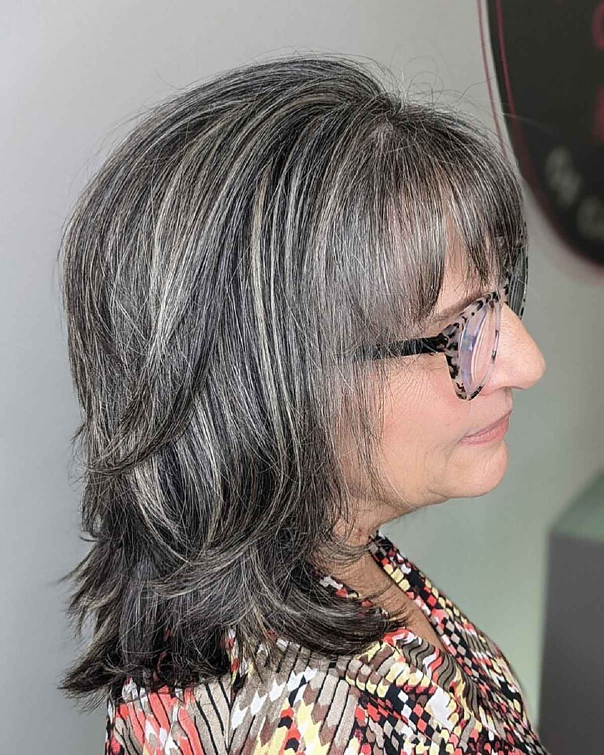 Cut the shoulder length for women more than sixty
