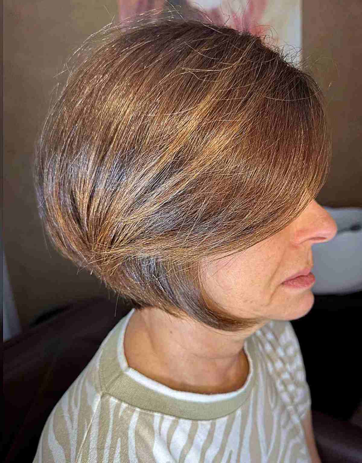 Shiny cinnamon Brown Bob Bob fall and women over sixty