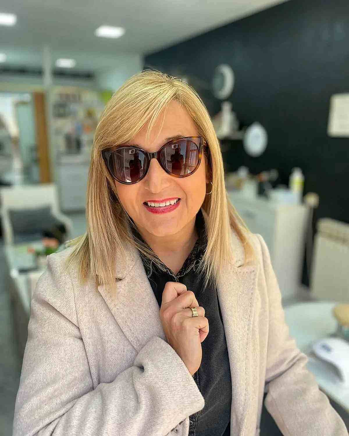 Stylish lobp for children at the age of 60 years with straight hair