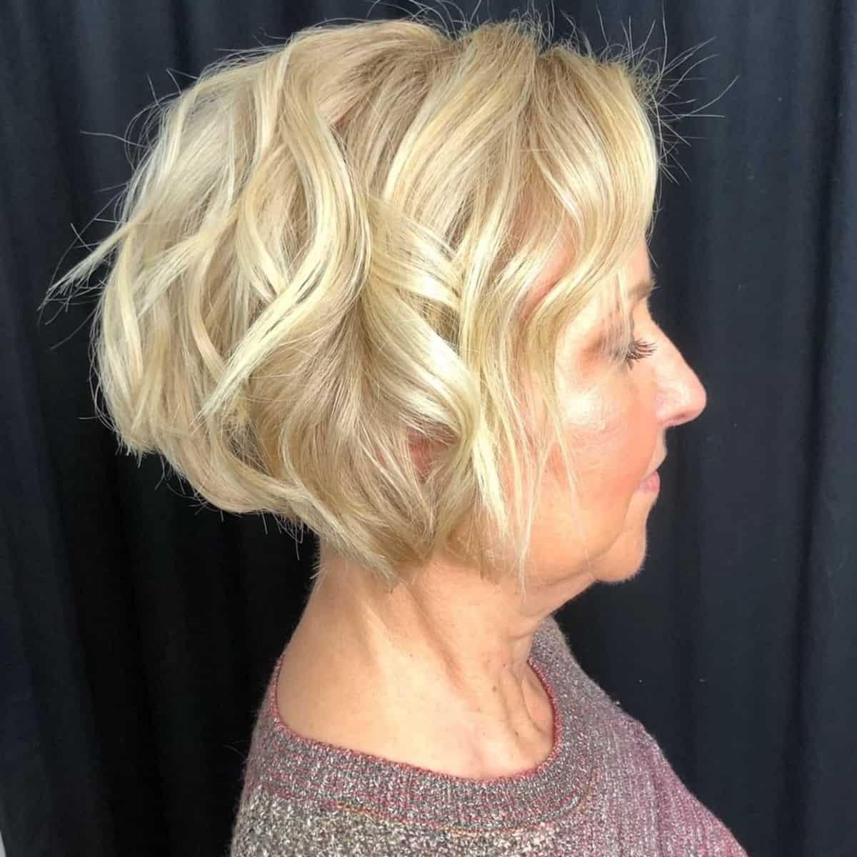 Short pawn with beach waves for older women above 60