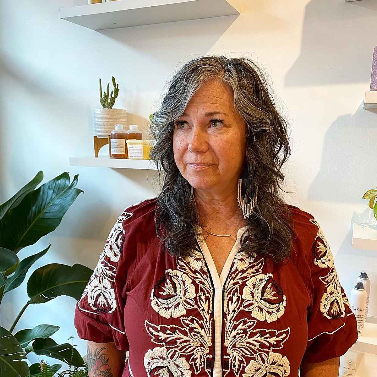 Cutting the sidewalk hair for natural waves