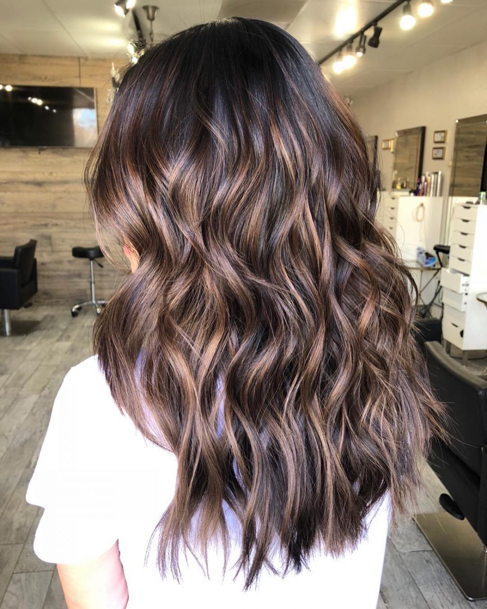 Lowlights vs Highlights: Dimensional Brown and Blonde