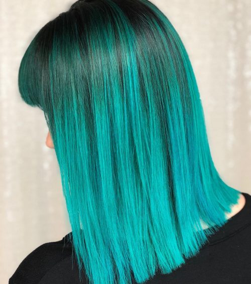Schwarzer und blauter Balayage