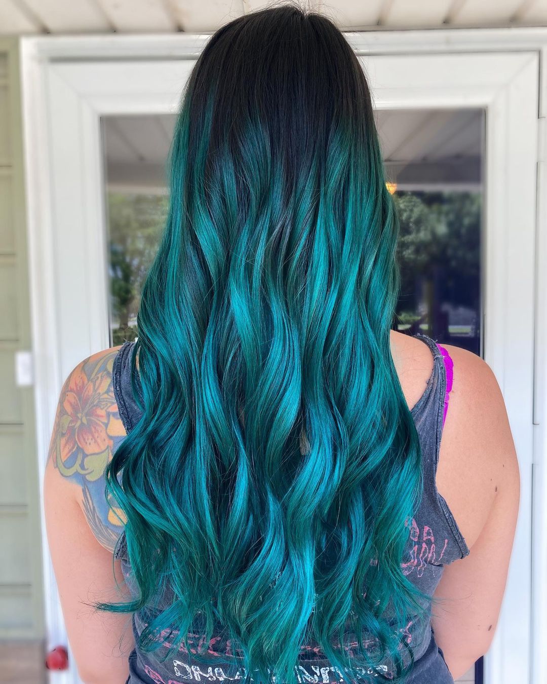 Wurzelte blaublau