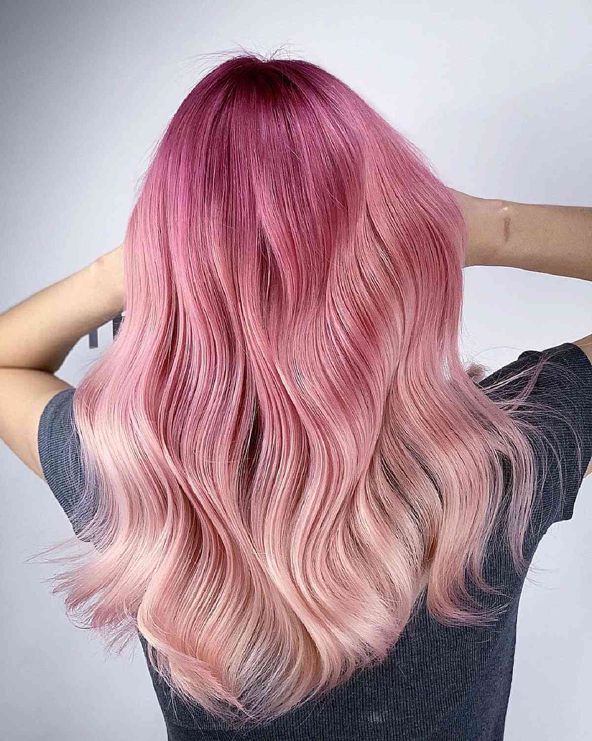 Dunkel bis hellrosa Ombre