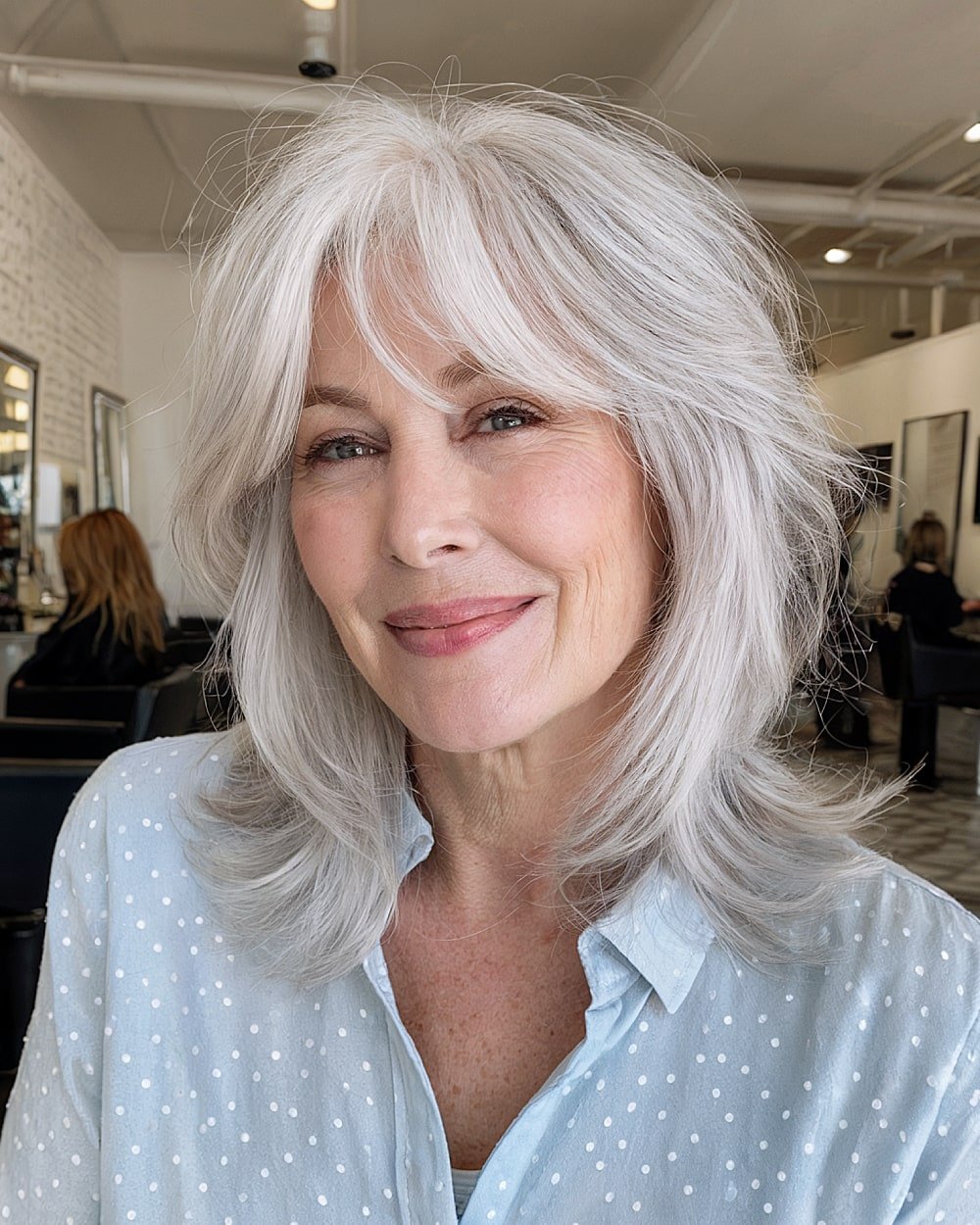 Medium -length silver shave with long layers and a huge form for older women