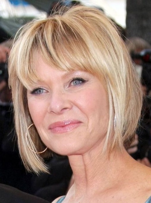 20 short hairstyles for older women: Pop hairstyle