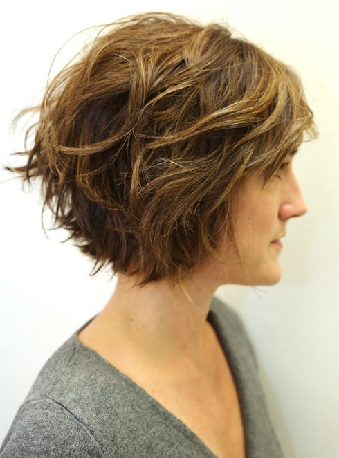 Layered Wavy Bob Hairstyles for Women, Girls
