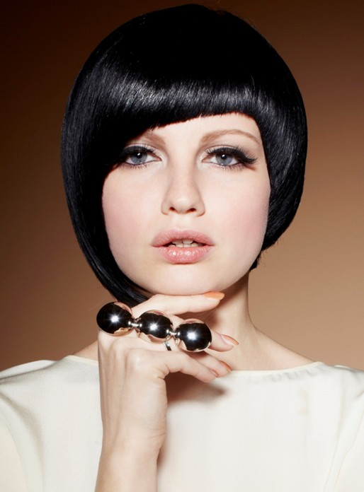 2014 short hairstyles for round faces: elegant short hair