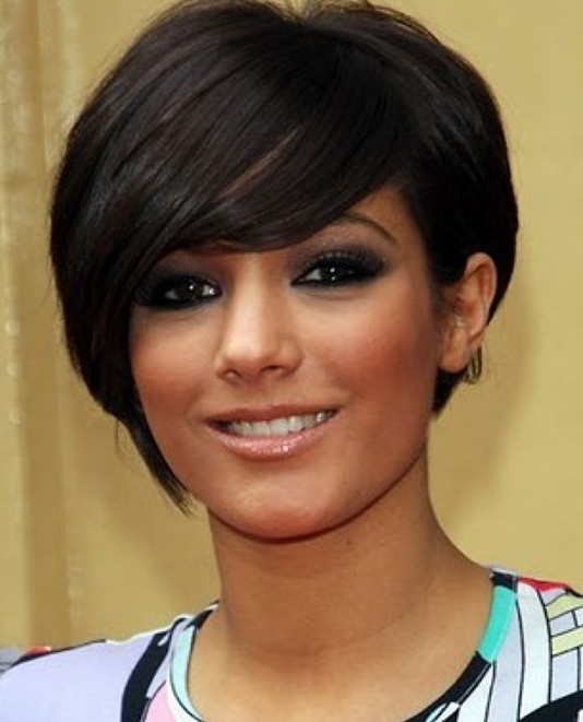 2014 short hairstyles for round faces: short hair with long bangs