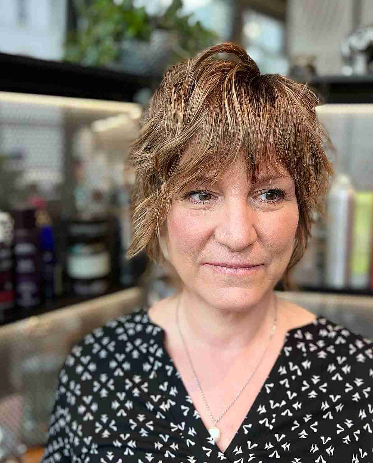 Al -Bori is a light brown brown for women 60 and above