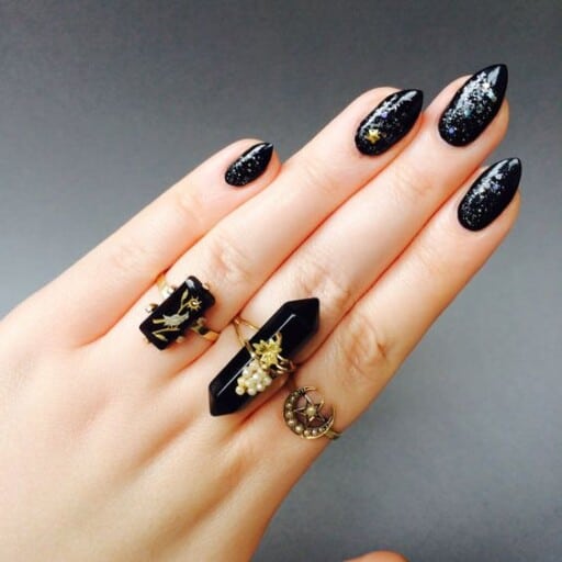43 Photos: Sparkly New Years Nails Designs For Every Kind Of Night