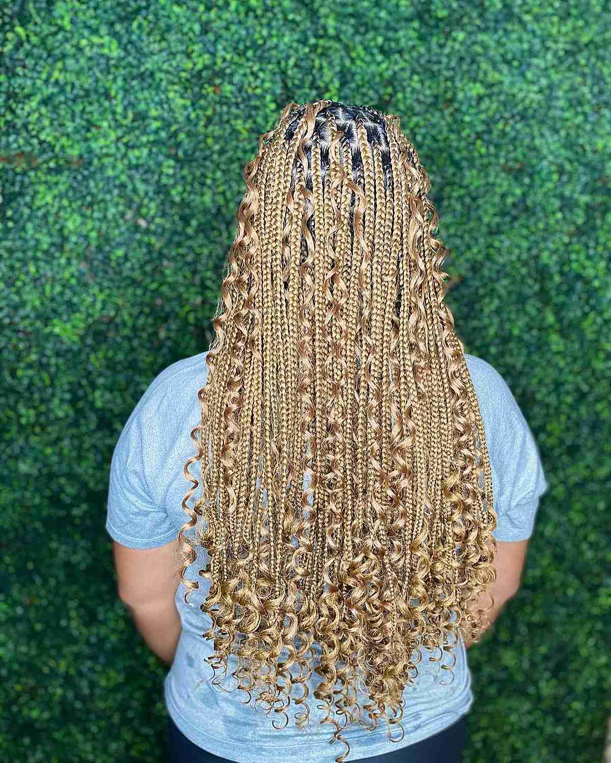 Medium Goddess Bohemian Knotless Braids