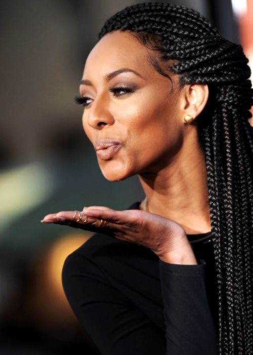 American braids of African women for women: square braids
