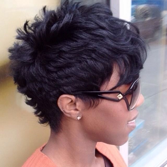 American hairstyles of African origin: Pixse with long explosions