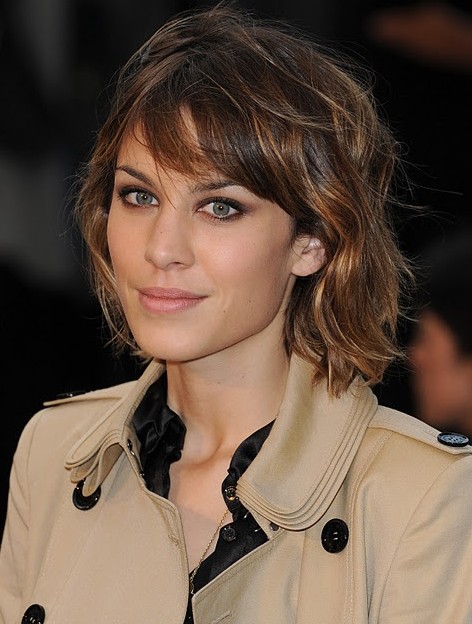 Alexa Chung Hairstyles: Medium layer hair style