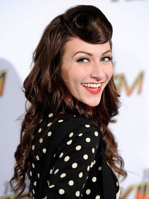 Amy long hairstyles: long, curly hairstyle