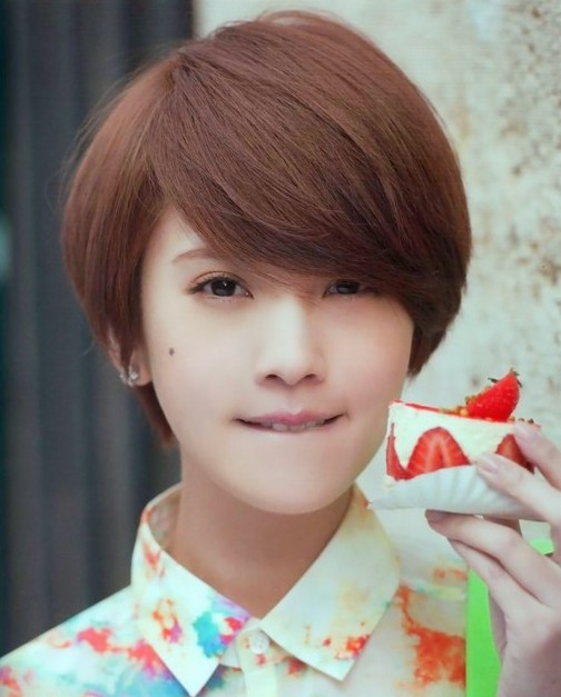 Asian Short Hairstyles: Cute Straight Bob Haircut