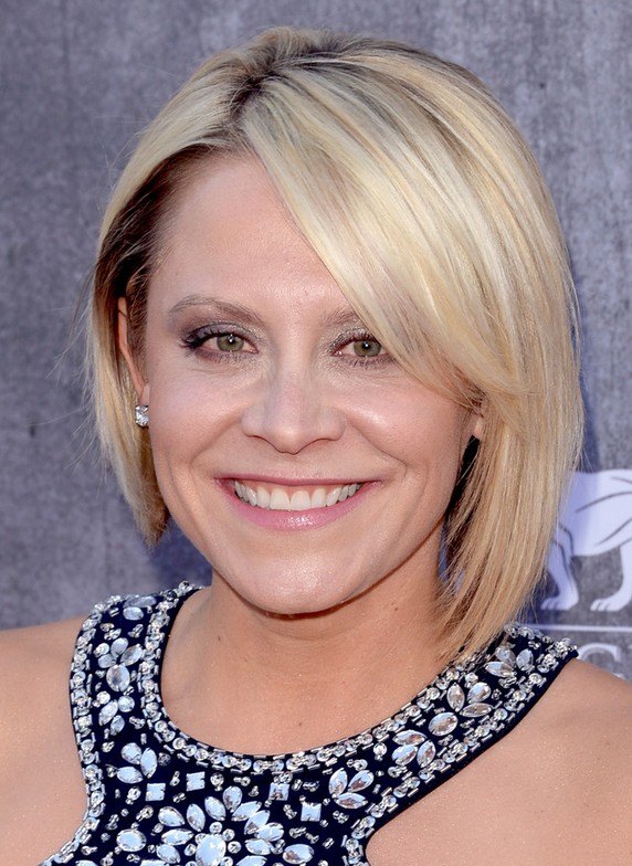 Unparalleled short hairstyles for older women: Join Sebastian Pob