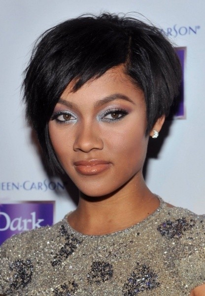 Short Pixe haircut asymmetric