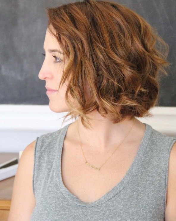 Bob hairstyle wavy for the beach for short hair