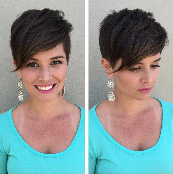 Beautiful haircuts with straight hair - gentle short hairstyles for women