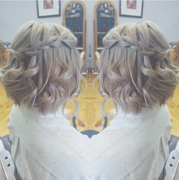 Beautiful hairstyles, a braid waterfall for short frizzy hair