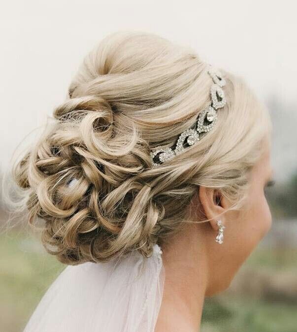 Nice update is the perfect hairstyle to take out your beauty - wedding updates for medium hair