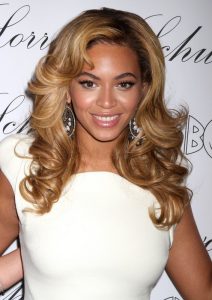 Beyoncé Knowles Long Hair Style: Loose Curls