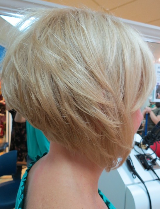 Blonbde comes out bob