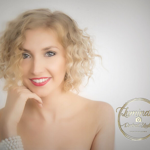 Blonde curly bob hairstyle