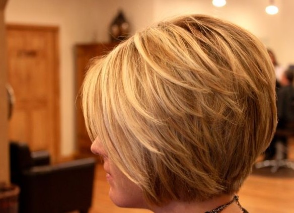 Bob haircut with a blonde layer for short hair: hairstyles for women