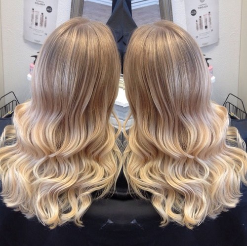 Omper blonde curls