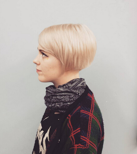 Blonde, short bob haircuts with the side of the explosions