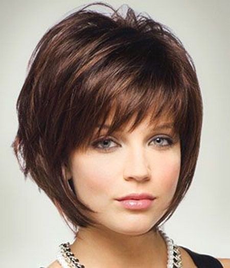 Pop hairstyles with side short bangs